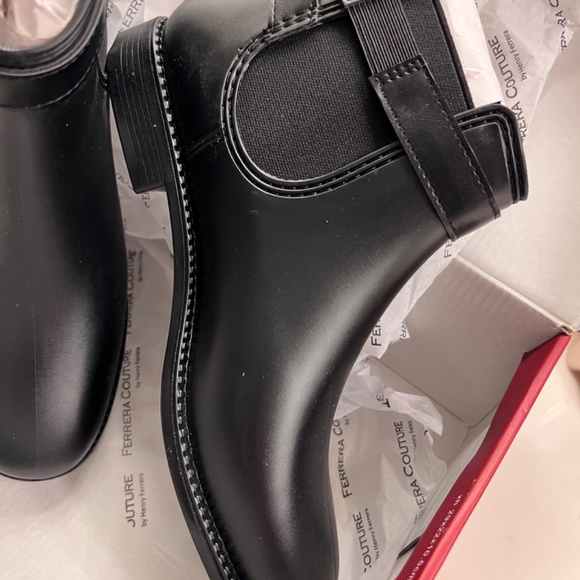 Rain boots - Picture 3 of 4